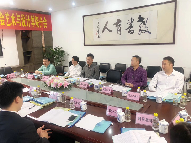 易尚國際 | 深化校企合作，突破“大國工匠”人才培養瓶頸.jpg